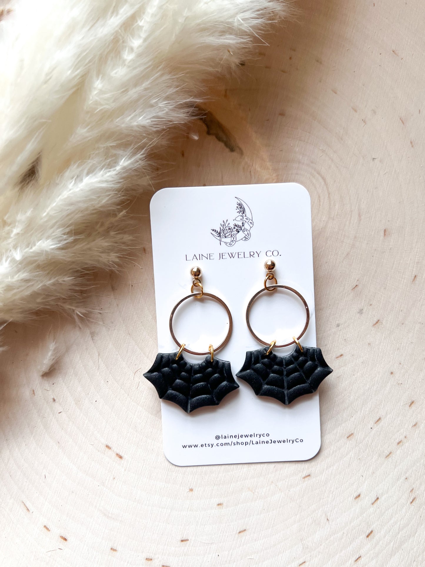 Spiderweb Dangles